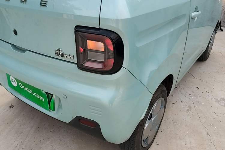 Used Geely Galaxy Panda 2024 Panda Mini 200km Endurance Bear Right Rear Taillight