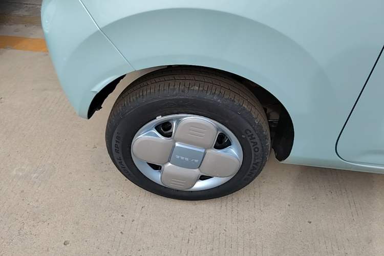 Used Geely Galaxy Panda 2024 Panda Mini 200km Endurance Bear Right Rear Wheel Hub