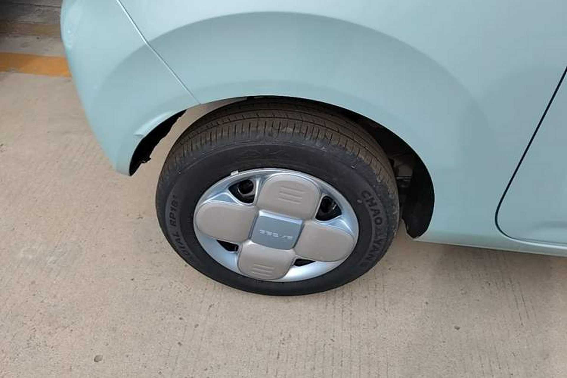 Used Geely Galaxy Panda 2024 Panda Mini 200km Endurance Bear Right Rear Wheel Hub