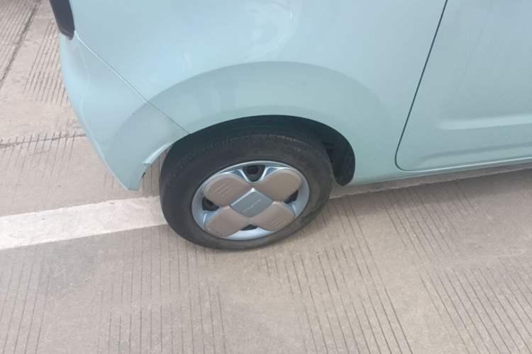 Used Geely Galaxy Panda 2024 Panda Mini 200km Longteng PRO Edition Right Rear Wheel Hub