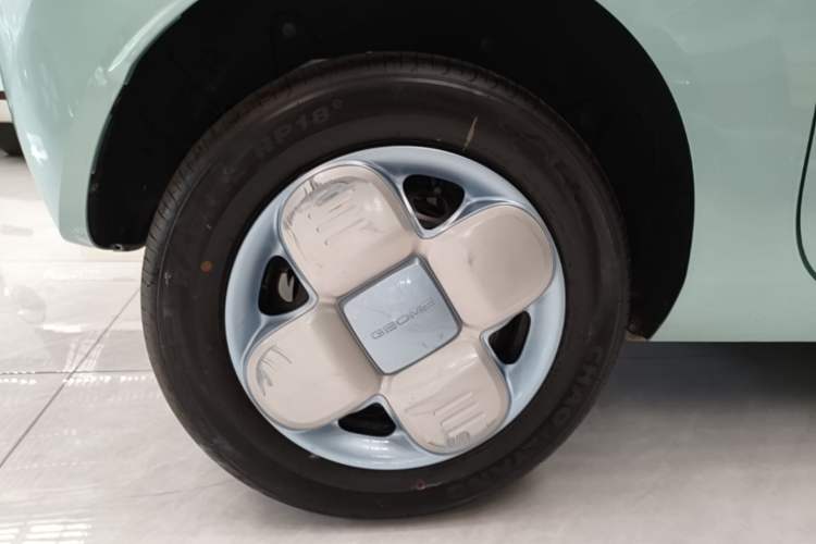 Used Geely Galaxy Panda 2024 Panda Mini 200km Endurance Bear Right Rear Wheel Hub