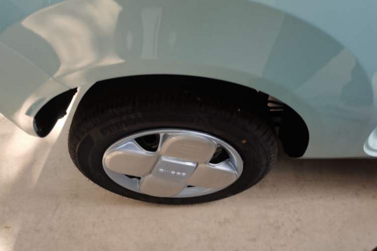 Used Geely Galaxy Panda 2024 Panda Mini 200km Endurance Bear Right Rear Wheel Hub