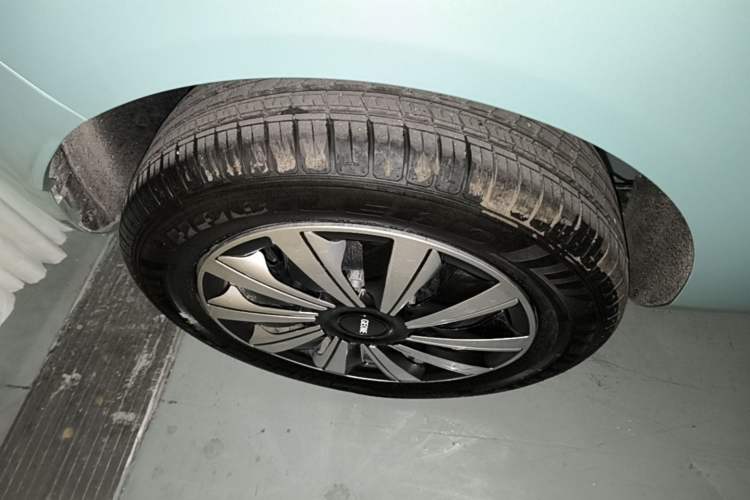 Used Geely Galaxy Panda 2024 Panda Mini 200km Endurance Bear Right Rear Wheel Hub