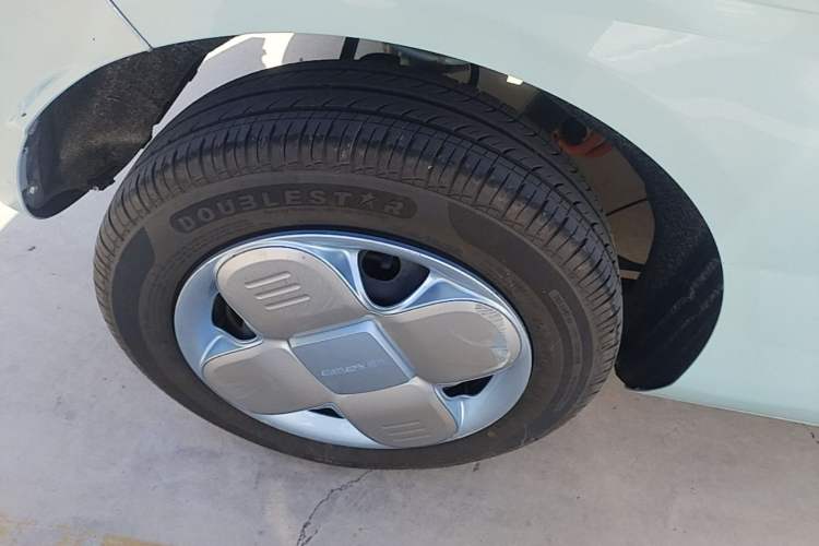Used Geely Galaxy Panda 2024 Panda Mini 200km Endurance Bear Right Rear Wheel Hub