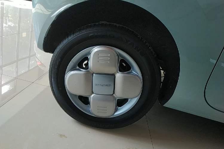 Used Geely Galaxy Panda 2024 Panda Mini 200km Endurance Bear Right Rear Wheel Hub