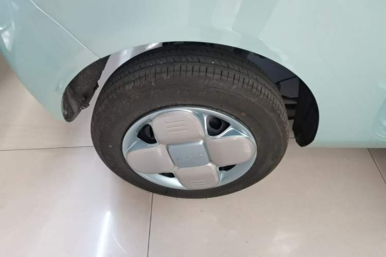 Used Geely Galaxy Panda 2024 Panda Mini 200km Endurance Bear Right Rear Wheel Hub