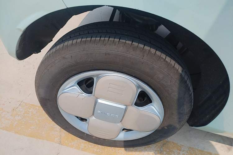 Used Geely Galaxy Panda 2024 Panda Mini 200km Endurance Bear Right Rear Wheel Hub