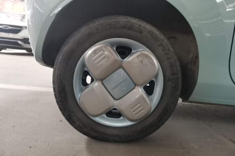Used Geely Galaxy Panda 2024 Panda Mini 200km Endurance Bear Right Rear Wheel Hub