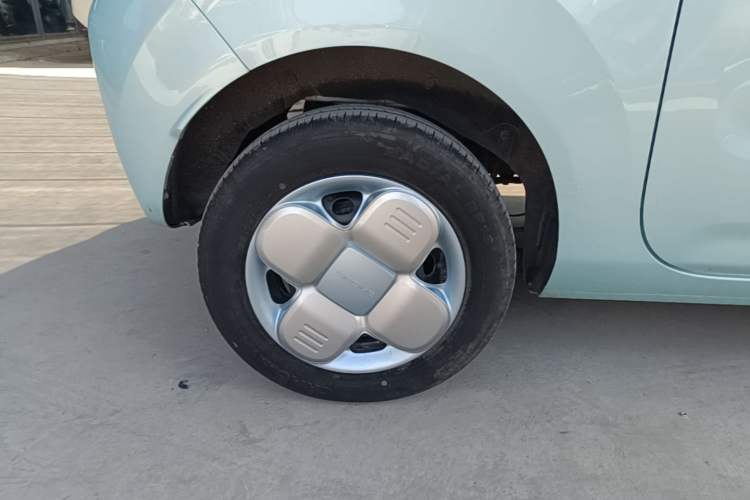 Used Geely Galaxy Panda 2024 Panda Mini 200km Endurance Bear Right Rear Wheel Hub