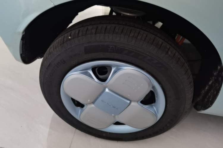 Used Geely Galaxy Panda 2024 Panda Mini 200km Endurance Bear Right Rear Wheel Hub