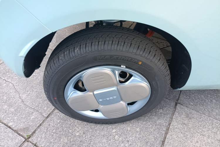 Used Geely Galaxy Panda 2024 Panda Mini 200km Endurance Bear Right Rear Wheel Hub