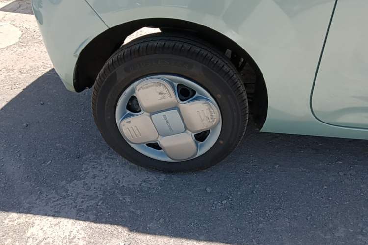 Used Geely Galaxy Panda 2024 Panda Mini 200km Endurance Bear Right Rear Wheel Hub