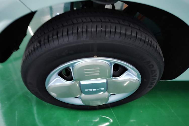 Used Geely Galaxy Panda 2024 Panda Mini 200km Endurance Bear Right Rear Wheel Hub