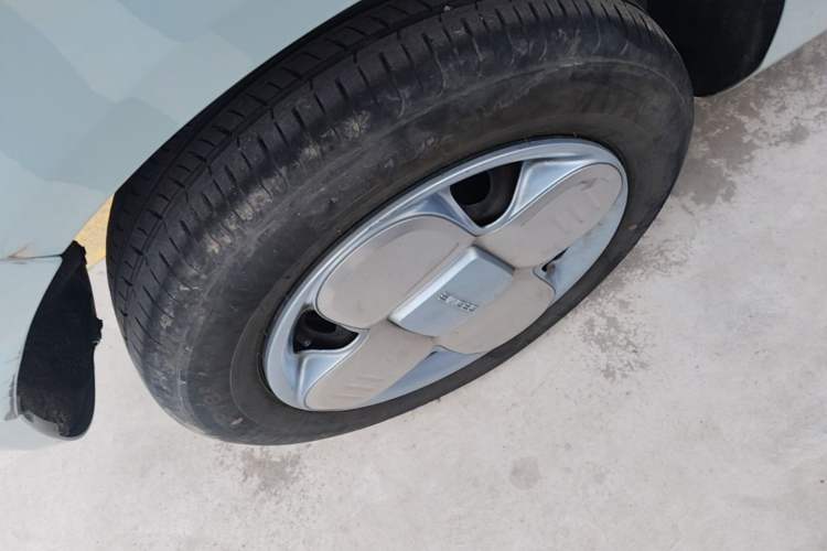 Used Geely Galaxy Panda 2024 Panda Mini 200km Endurance Bear Right Rear Wheel Hub