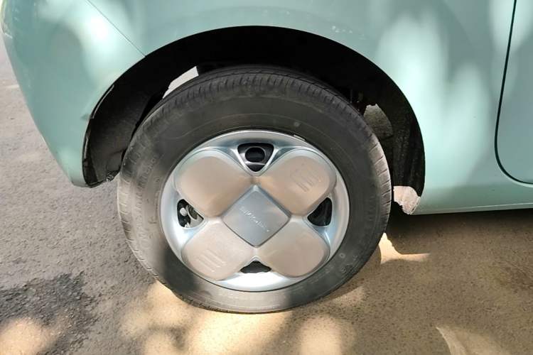 Used Geely Galaxy Panda 2024 Panda Mini 200km Endurance Bear Right Rear Wheel Hub