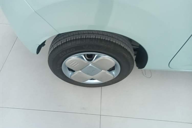 Used Geely Galaxy Panda 2024 Panda Mini 200km Endurance Bear Right Rear Wheel Hub