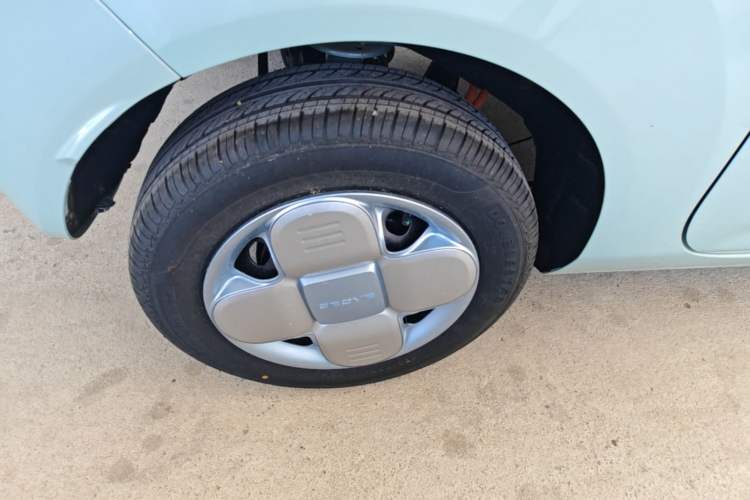 Used Geely Galaxy Panda 2024 Panda Mini 200km Endurance Bear Right Rear Wheel Hub
