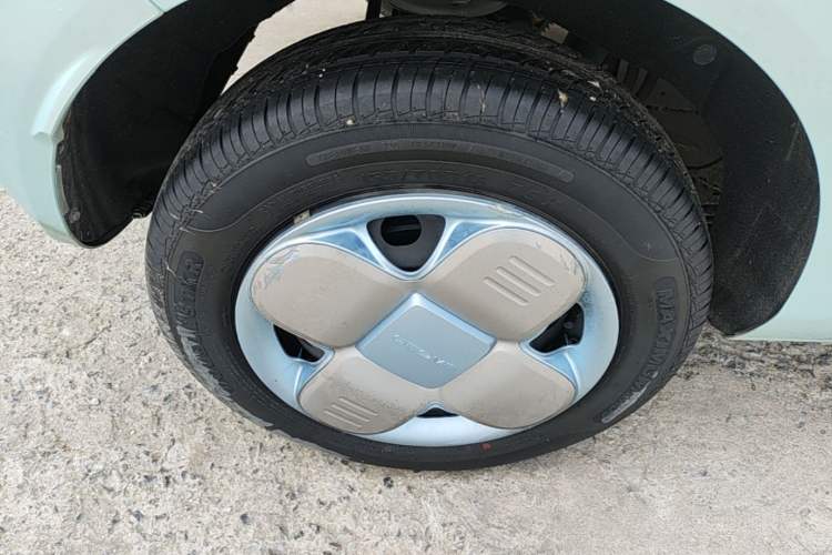 Used Geely Galaxy Panda 2024 Facelifted Panda Mini 200km Dragon Edition Right Rear Wheel Hub