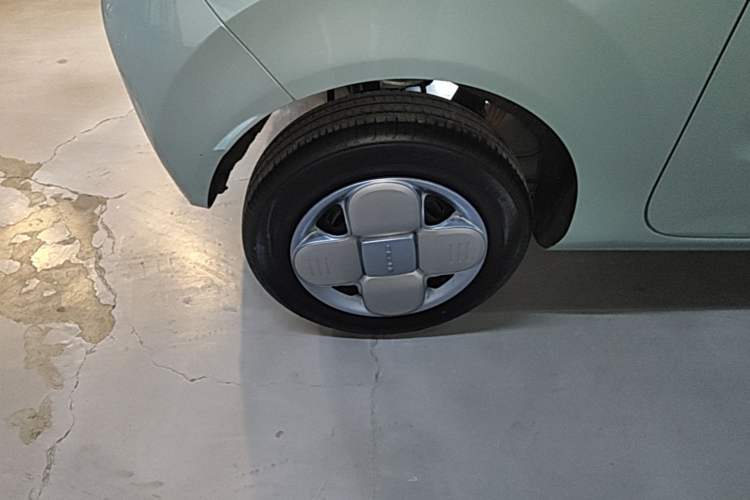 Used Geely Galaxy Panda 2024 Panda Mini 200km Endurance Bear Right Rear Wheel Hub