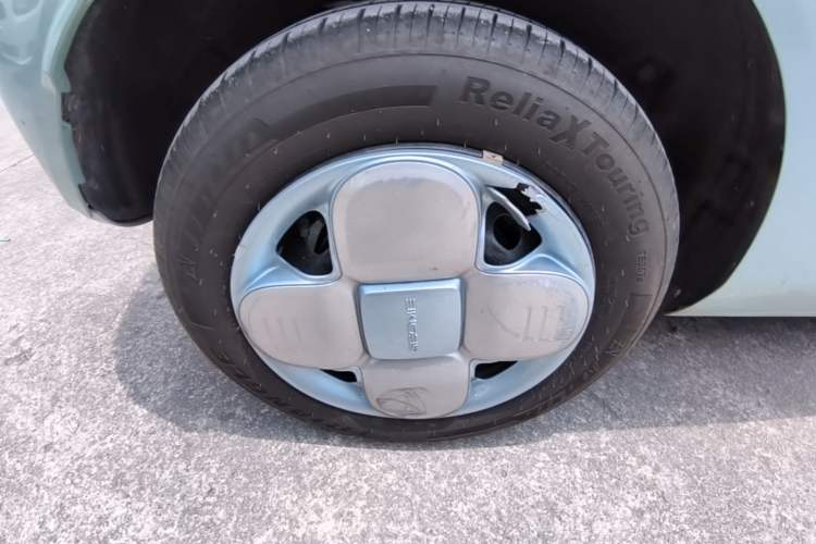 Used Geely Galaxy Panda 2024 Panda Mini 200km Endurance Bear Right Rear Wheel Hub