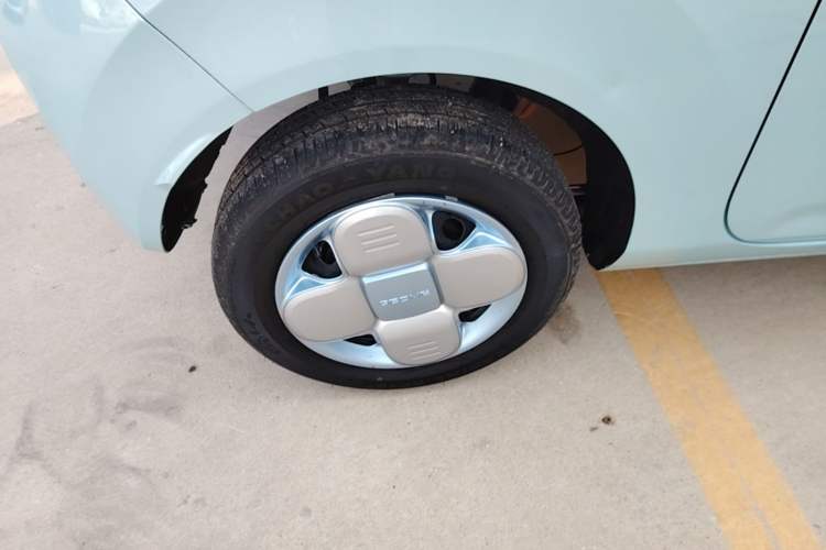 Used Geely Galaxy Panda 2024 Panda Mini 200km Endurance Bear Right Rear Wheel Hub