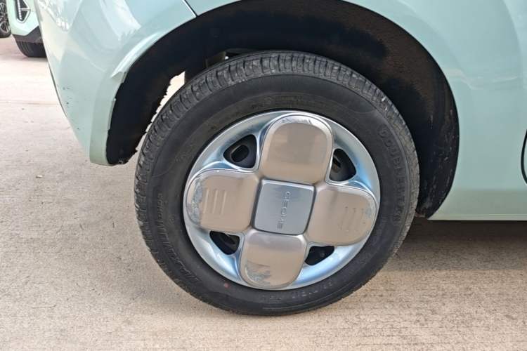 Used Geely Galaxy Panda 2024 Panda Mini 200km Endurance Bear Right Rear Wheel Hub