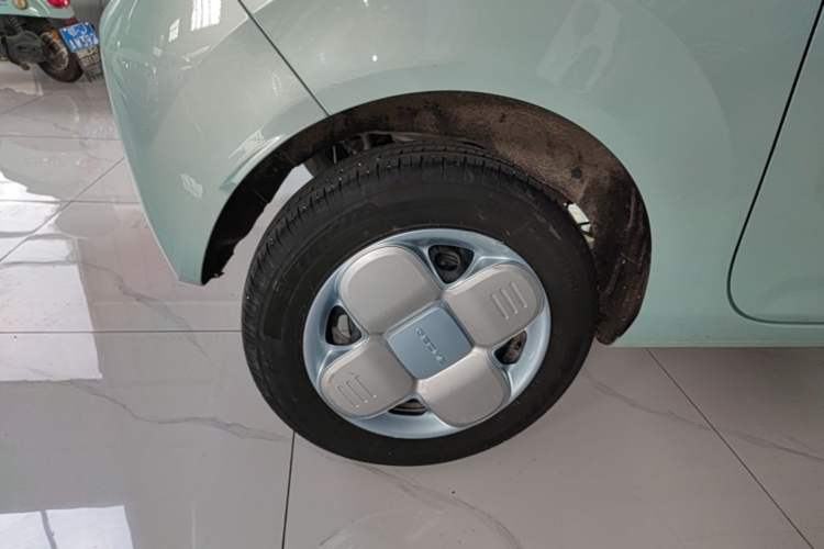 Used Geely Galaxy Panda 2024 Panda Mini 200km Endurance Bear Right Rear Wheel Hub