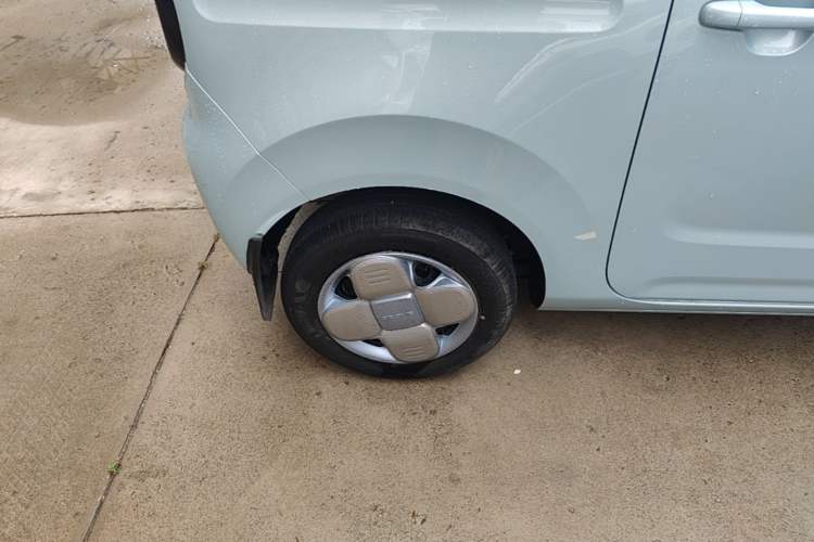 Used Geely Galaxy Panda 2024 Panda Mini 200km Endurance Bear Right Rear Wheel Hub