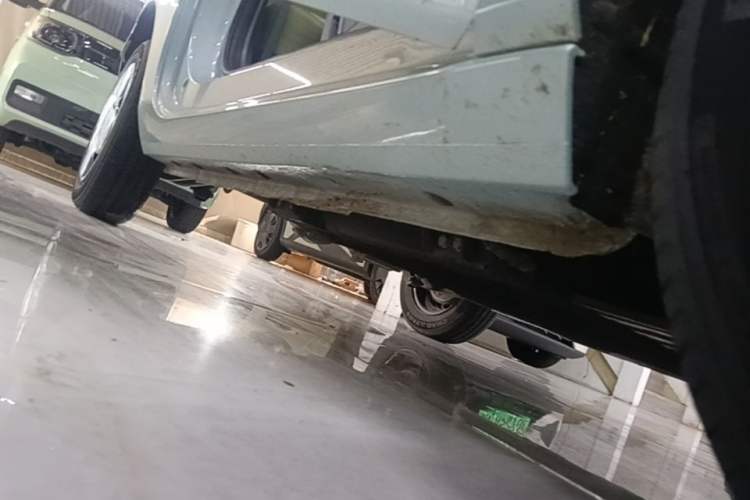 Used Geely Galaxy Panda 2024 Panda Mini 200km Endurance Bear Right Side Sill