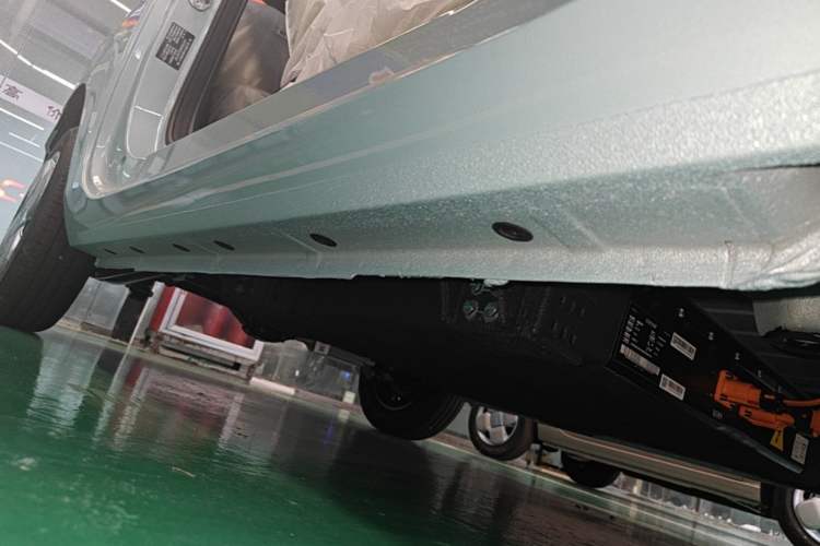 Used Geely Galaxy Panda 2024 Panda Mini 200km Longteng PRO Edition Right Side Sill