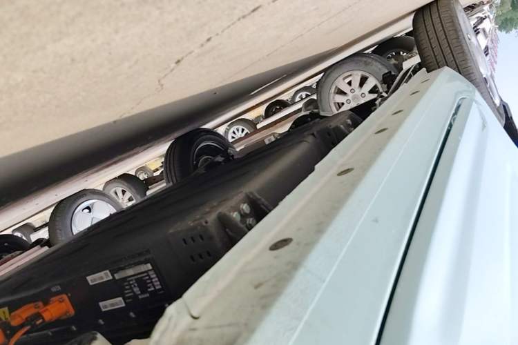 Used Geely Galaxy Panda 2024 Panda Mini 200km Endurance Bear Right Side Sill