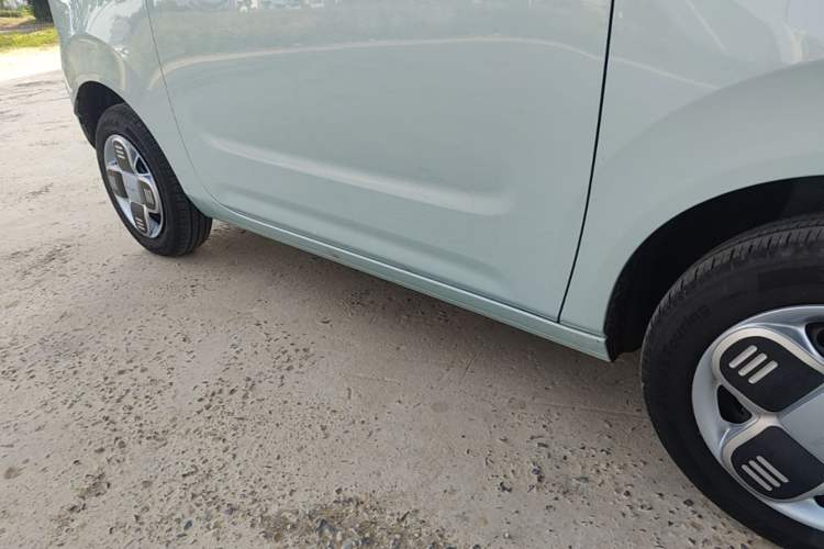 Used Geely Galaxy Panda 2024 Panda Mini 200km Endurance Bear Right Side Sill