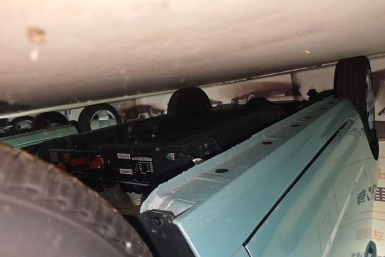 Used Geely Galaxy Panda 2024 Panda Mini 200km Endurance Bear Right Side Sill