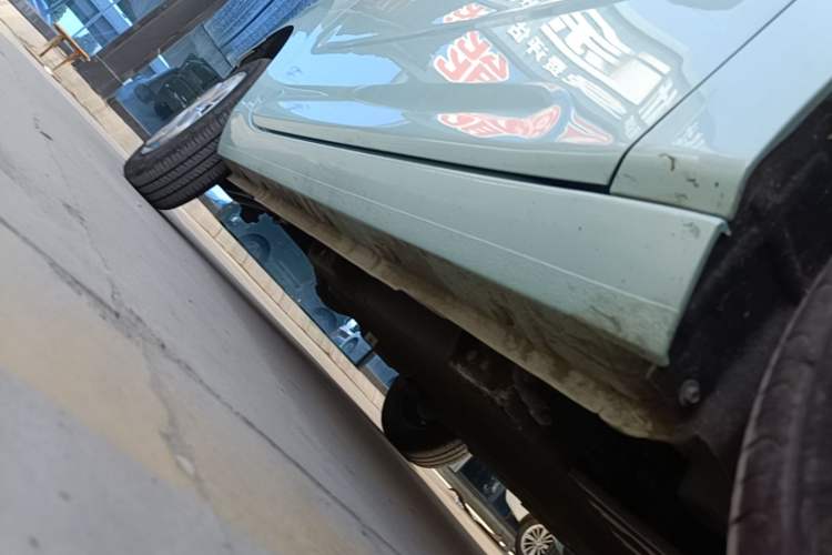 Used Geely Galaxy Panda 2024 Panda Mini 200km Endurance Bear Right Side Sill