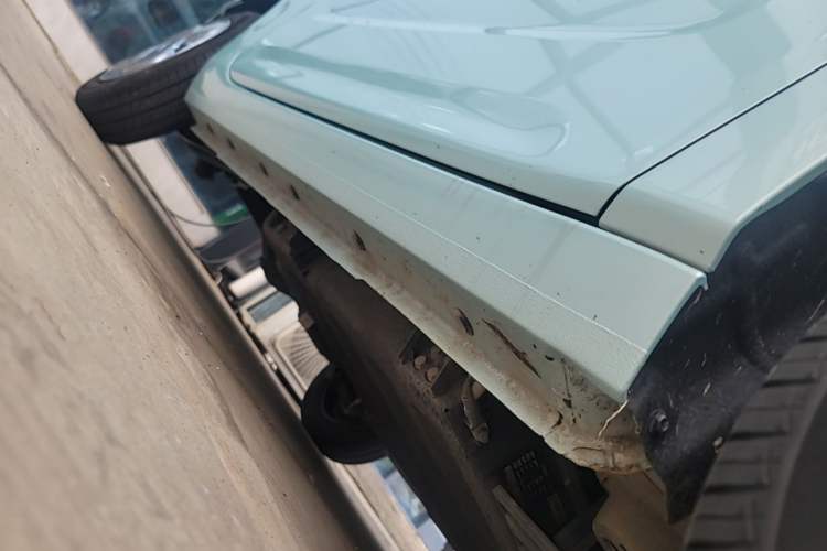 Used Geely Galaxy Panda 2024 Panda Mini 200km Endurance Bear Right Side Sill