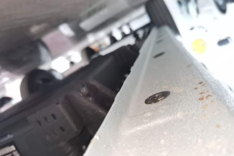 Used Geely Galaxy Panda 2024 Panda Mini 200km Endurance Bear Right Side Sill