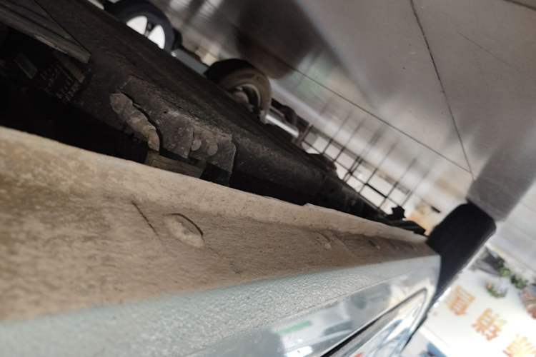 Used Geely Galaxy Panda 2024 Panda Mini 200km Endurance Bear Right Side Sill