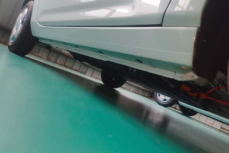 Used Geely Galaxy Panda 2024 Panda Mini 200km Longteng PRO Edition Right Side Sill
