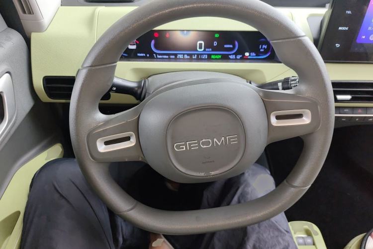 Used Geely Galaxy Panda 2024 Panda Mini 200km Endurance Bear Steering Wheel
