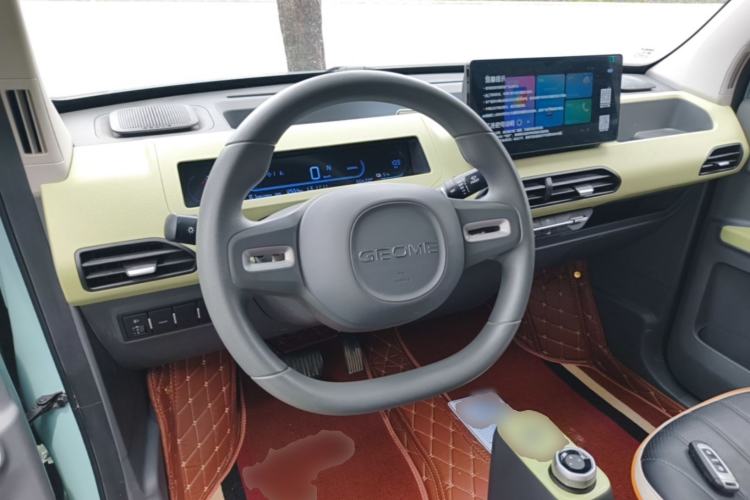 Used Geely Galaxy Panda 2024 Panda Mini 200km Endurance Bear Steering Wheel