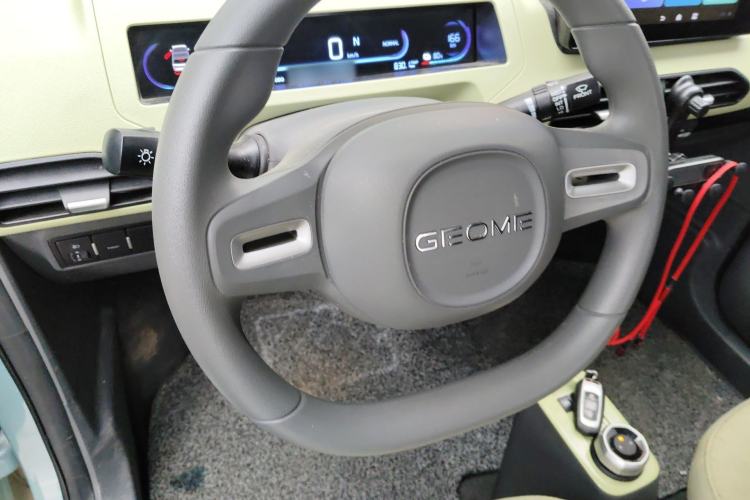 Used Geely Galaxy Panda 2024 Panda Mini 200km Endurance Bear Steering Wheel