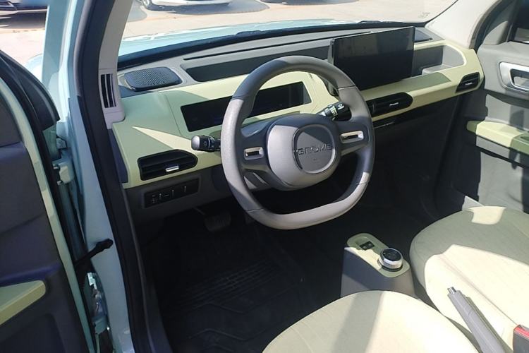 Used Geely Galaxy Panda 2024 Panda Mini 200km Endurance Bear Steering Wheel