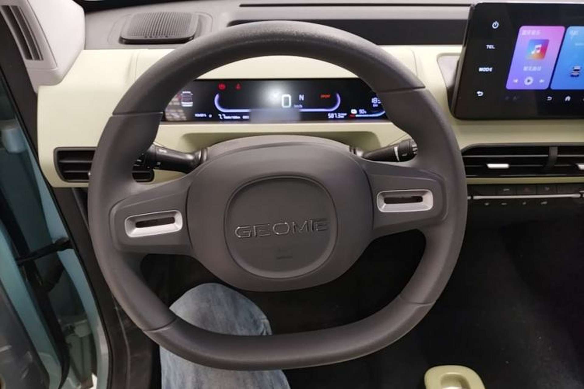 Used Geely Galaxy Panda 2024 Panda Mini 200km Endurance Bear Steering Wheel