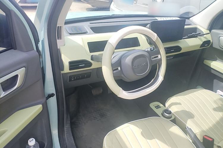 Used Geely Galaxy Panda 2024 Panda Mini 200km Endurance Bear Steering Wheel
