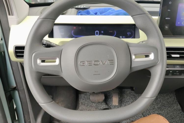 Used Geely Galaxy Panda 2024 Panda Mini 200km Endurance Bear Steering Wheel