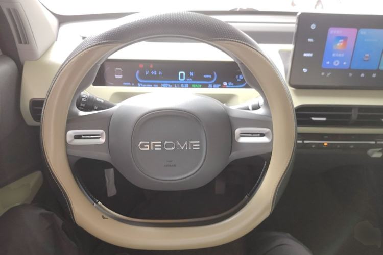 Used Geely Galaxy Panda 2024 Panda Mini 200km Endurance Bear Steering Wheel