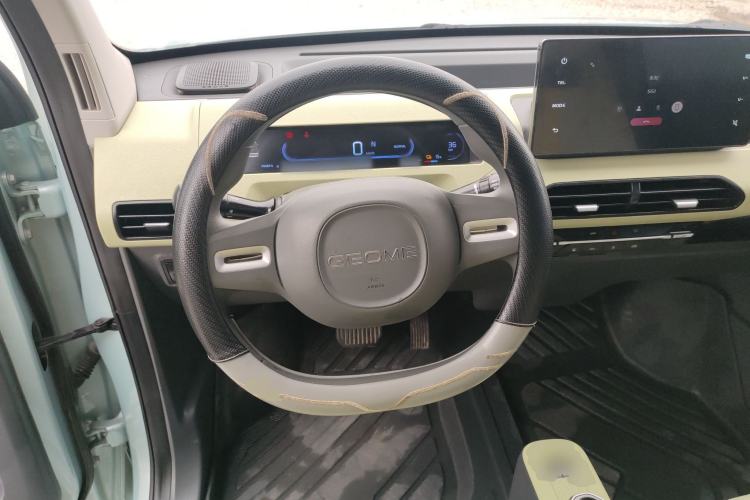 Used Geely Galaxy Panda 2024 Panda Mini 200km Endurance Bear Steering Wheel