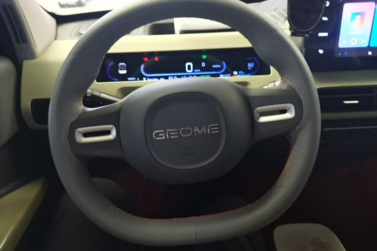 Used Geely Galaxy Panda 2024 Panda Mini 200km Endurance Bear Steering Wheel