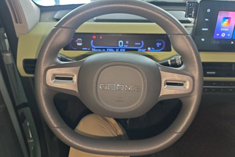 Used Geely Galaxy Panda 2024 Panda Mini 200km Endurance Bear Steering Wheel