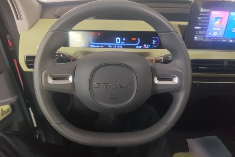 Used Geely Galaxy Panda 2024 Panda Mini 200km Endurance Bear Steering Wheel